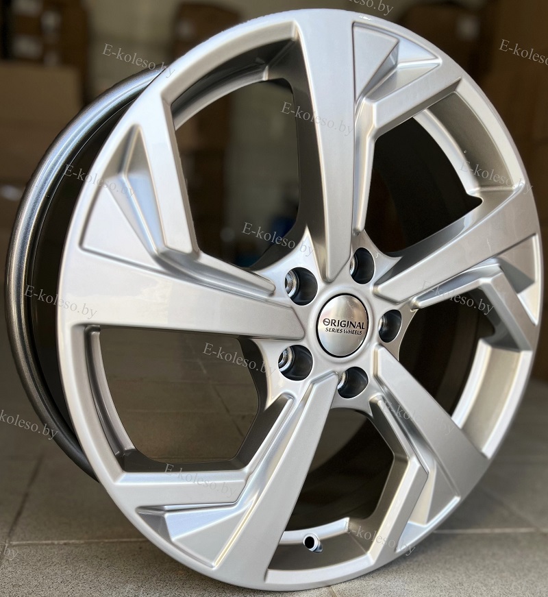 Литые диски SKAD KL-328 Селена 7.0J/18 5x114.3 ET45.0 D66.1