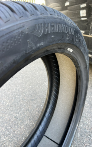 Автомобильные шины Hankook Winter i*cept iON SUV 235/45 R21 101V