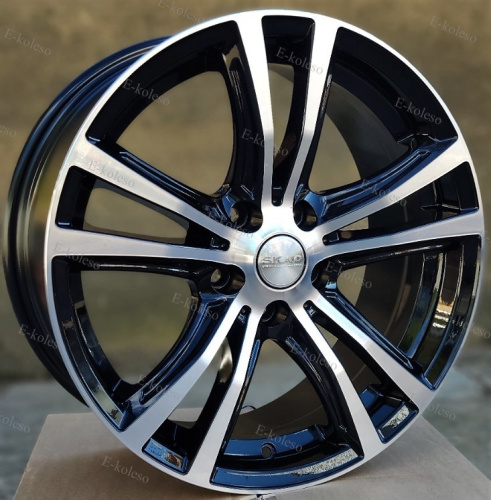 Литые диски
 
SKAD
 
Мюнхен Алмаз
 
8J/18 5x120 ET34.0 D72.6