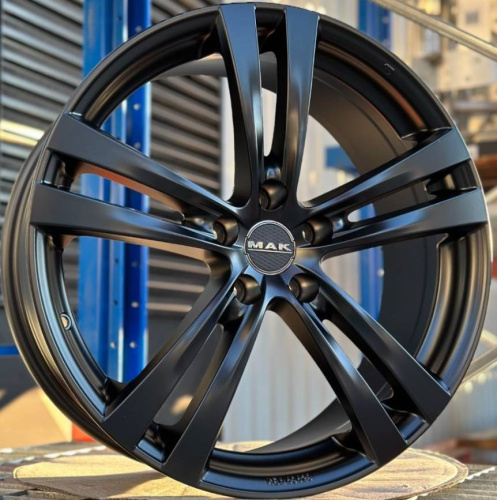 Литые диски MAK Zenith-bm 7.0J/17 5x112 ET42.0 D76.0