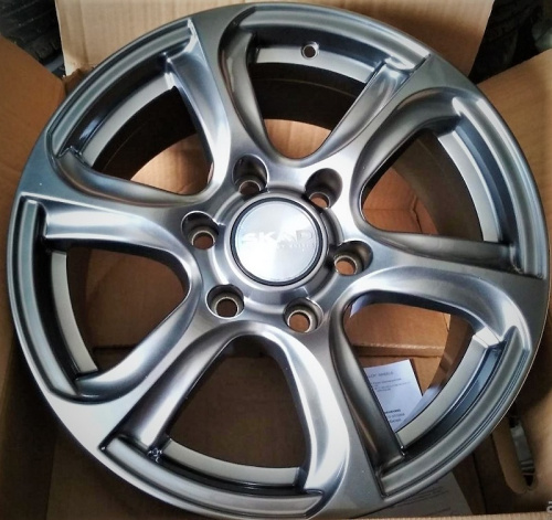 Литые диски
 
SKAD
 
Скала Графит
 
7.5J/17 6x139.7 ET30.0 D106.2