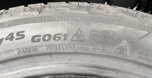 Автомобильные шины Yokohama Geolandar CV 4S G061 235/65 R17 108V