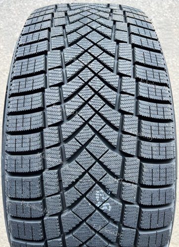 Автомобильные шины Pirelli Ice Zero Friction 275/55 R20 117H