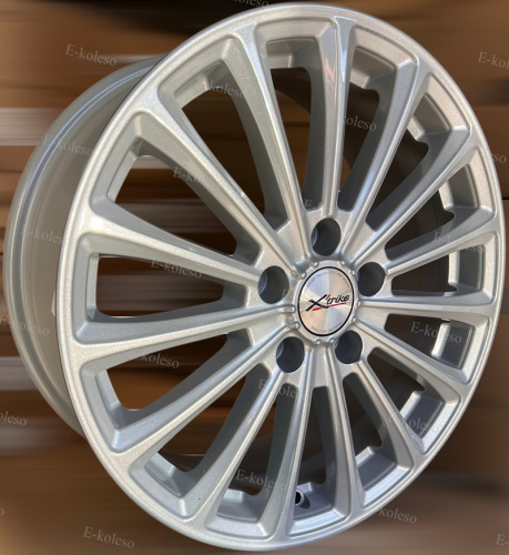Литые диски X'trike X-136 7.0J/17 5x114.3 ET45.0 D60.1